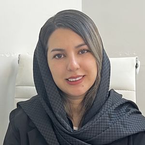 تصویر دکتر فاطمه عزیزی