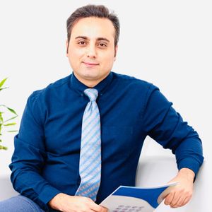 تصویر دکتر ایوب صالحی