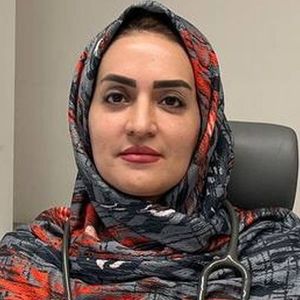 تصویر دکتر سمیه عرب زاده