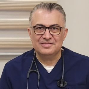 تصویر دکتر علیرضا جلیل زاده خوئی