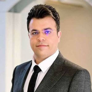 تصویر دکتر یحیی افتخاری